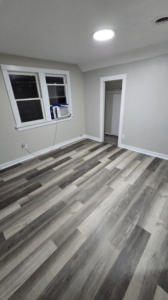 203 S Taft St - Photo 4 of 8