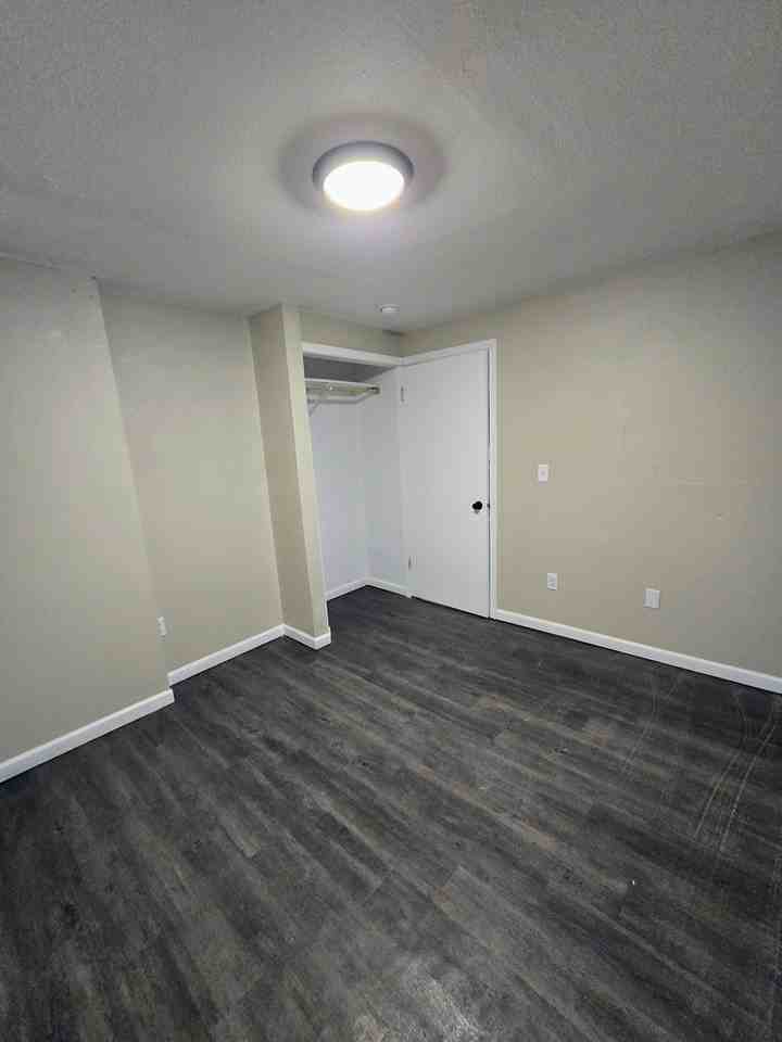 103 S Sawyer St #B6 - Photo 3 of 4