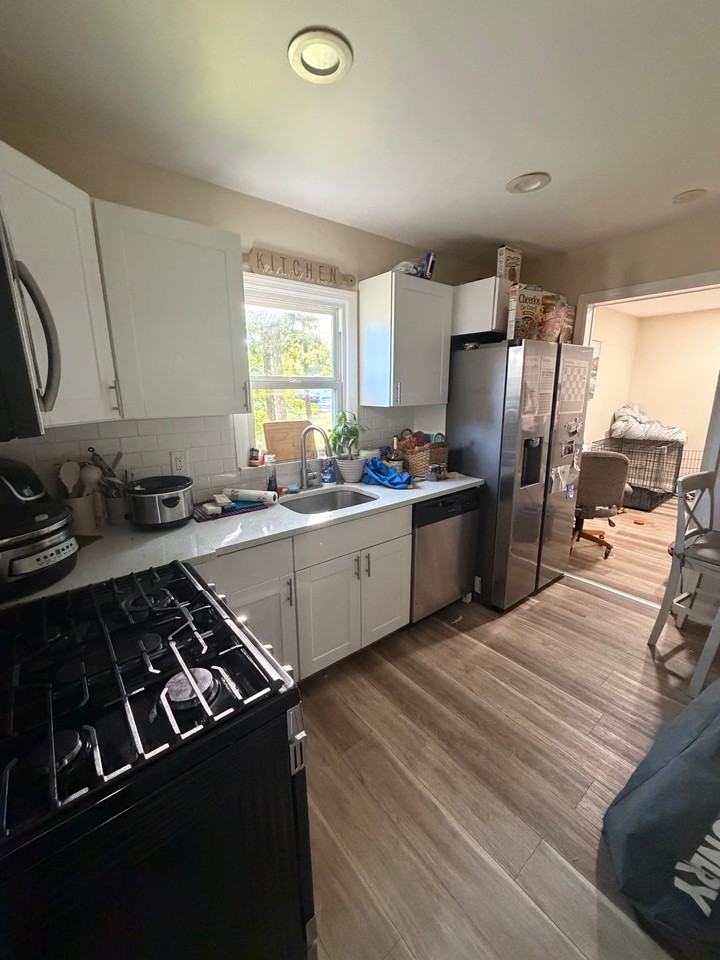 408 Apple Rd - Photo 2 of 19
