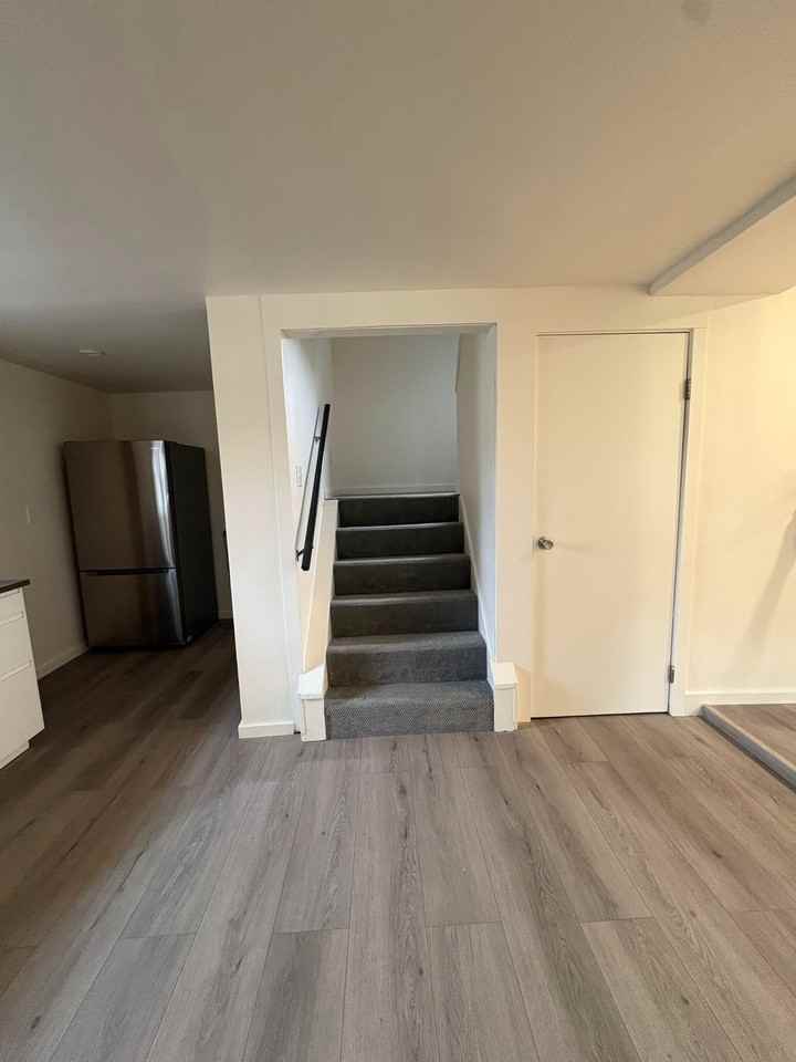 88 Pine St - Photo 7 of 12