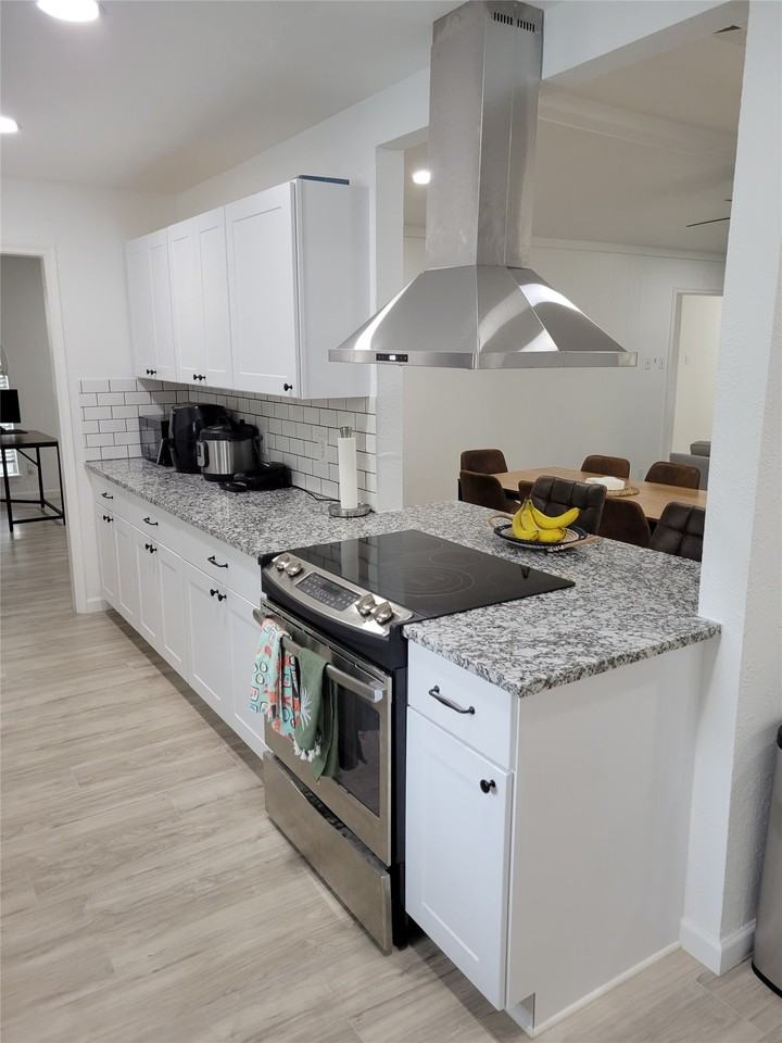 600 Tanglewood Dr S - Photo 2 of 21