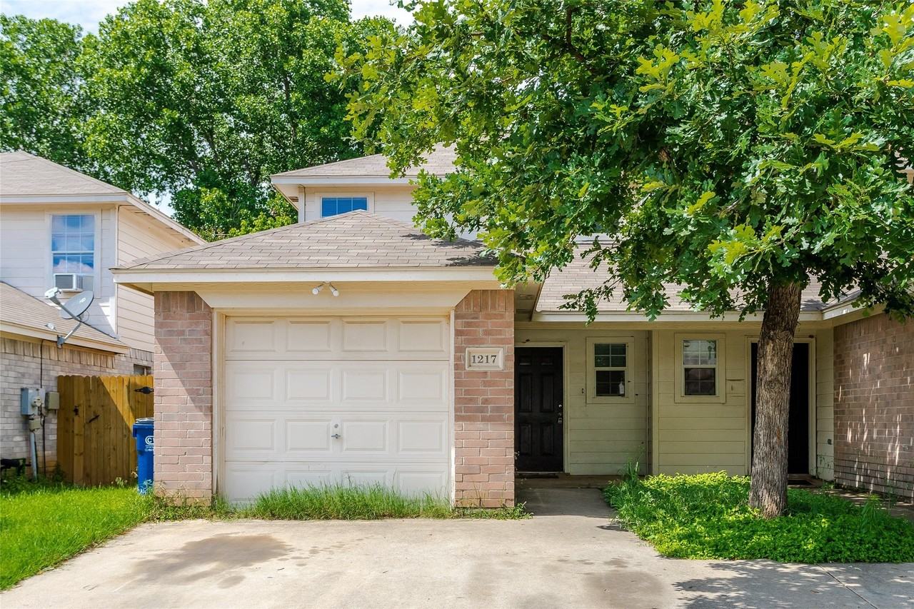 1217 Village Garden Dr