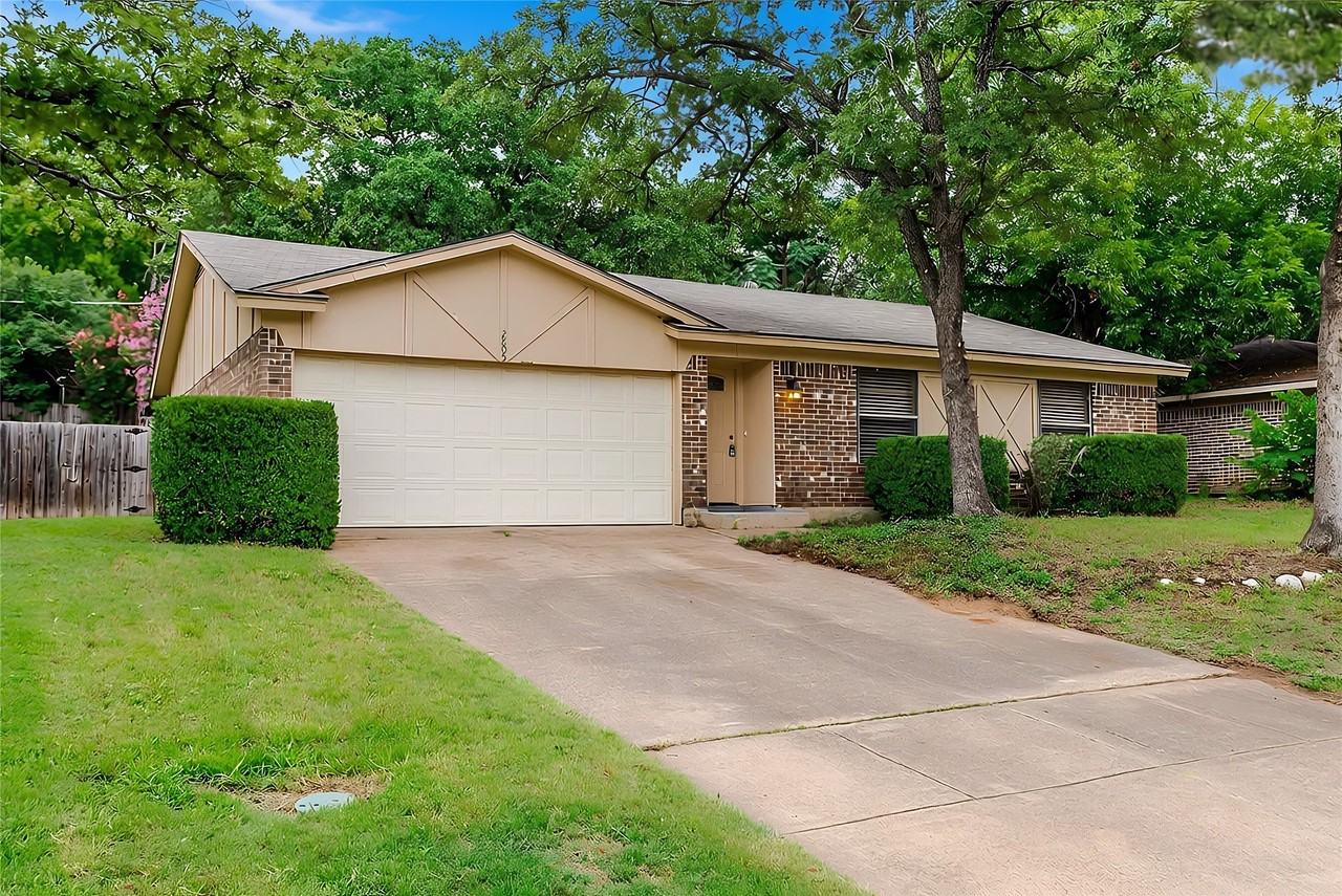 2805 Mintwood Pl - Photo 2 of 24