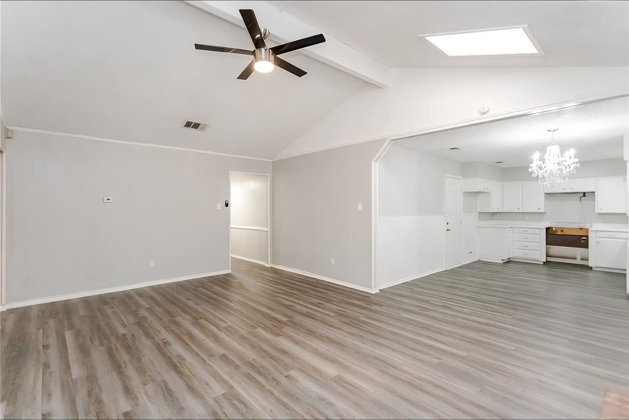 2805 Mintwood Pl - Photo 5 of 24