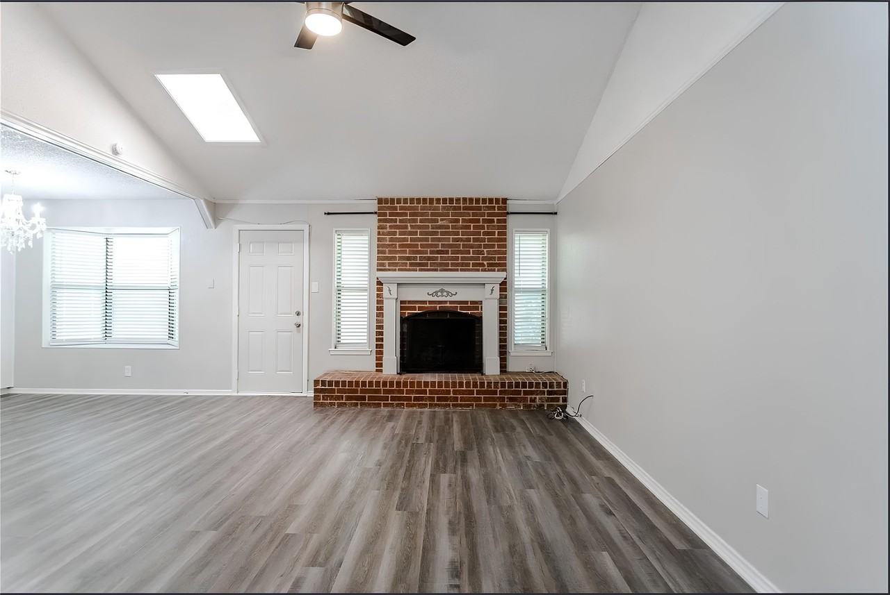 2805 Mintwood Pl - Photo 7 of 24