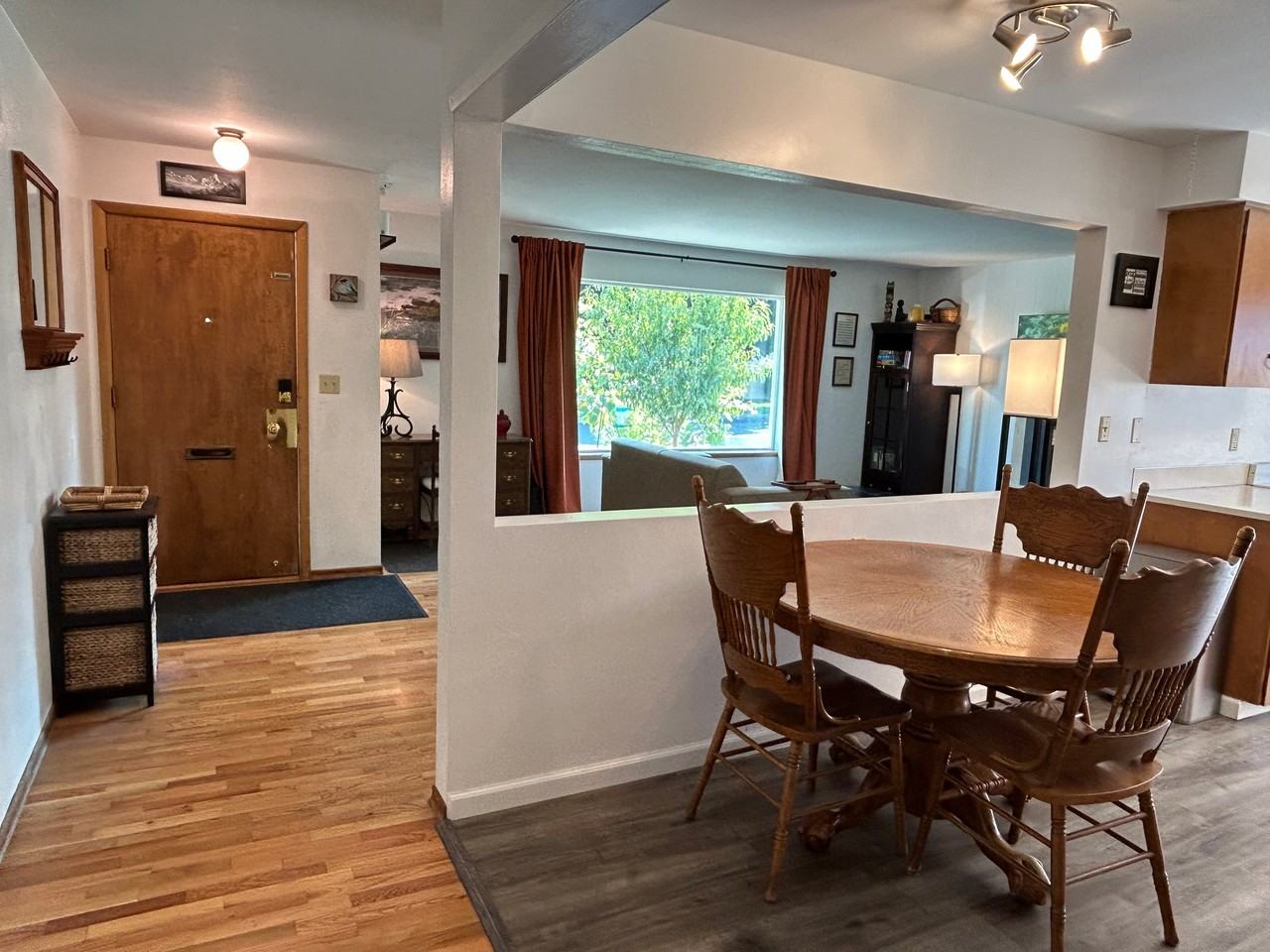 302 N 37th Ave - Photo 2 of 25