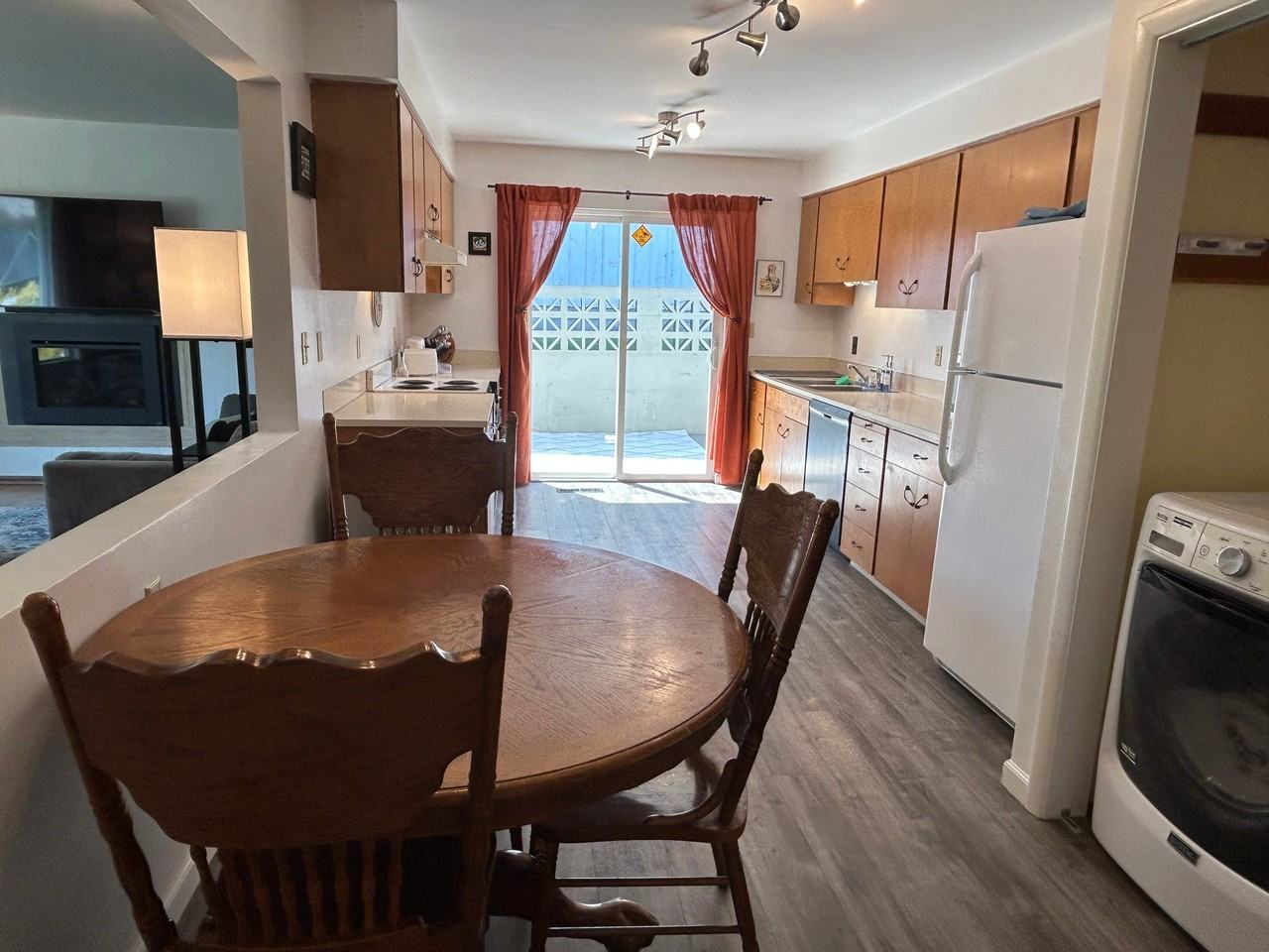 302 N 37th Ave - Photo 6 of 25