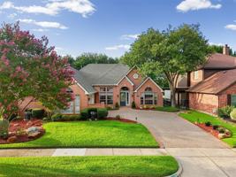 featured image of 521 Palm Desert Dr