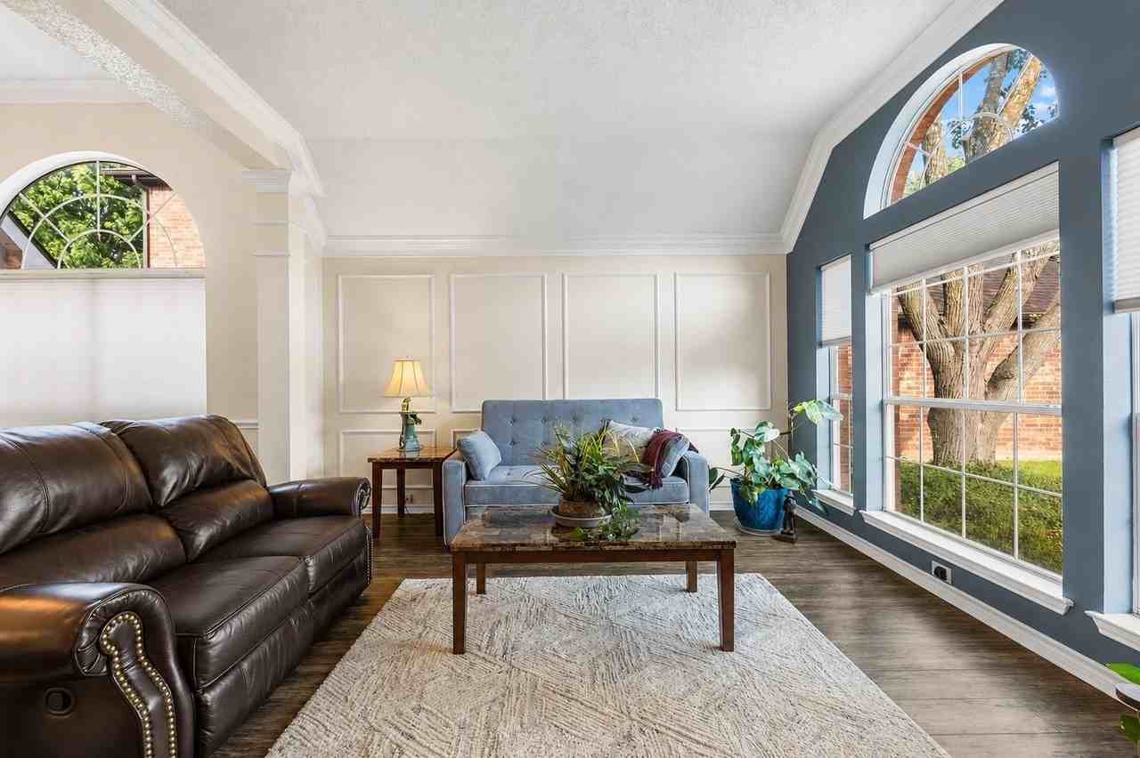 521 Palm Desert Dr - Photo 3 of 40