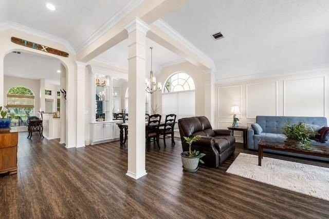 521 Palm Desert Dr - Photo 4 of 40