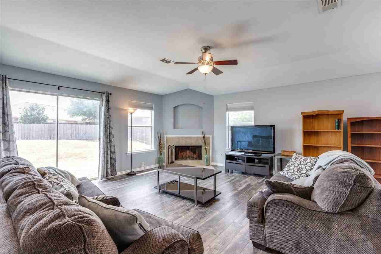 2402 Pheasant Run - Photo 7 of 24