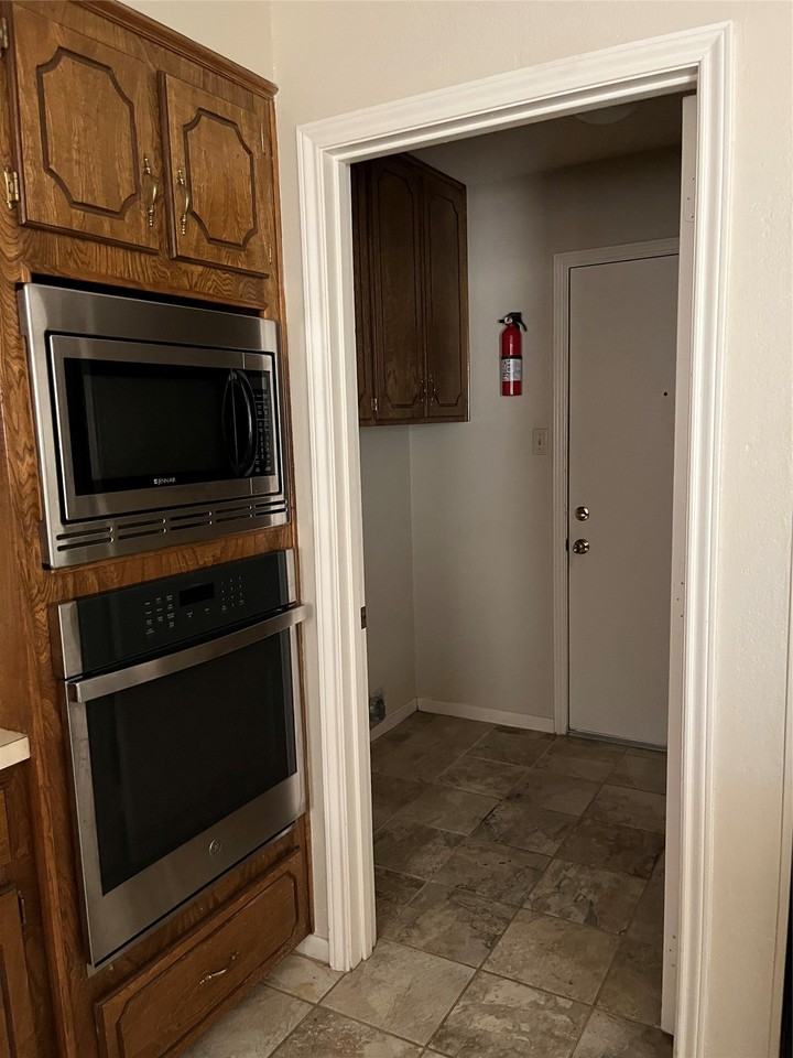 5226 Long Shadows Ln - Photo 3 of 15
