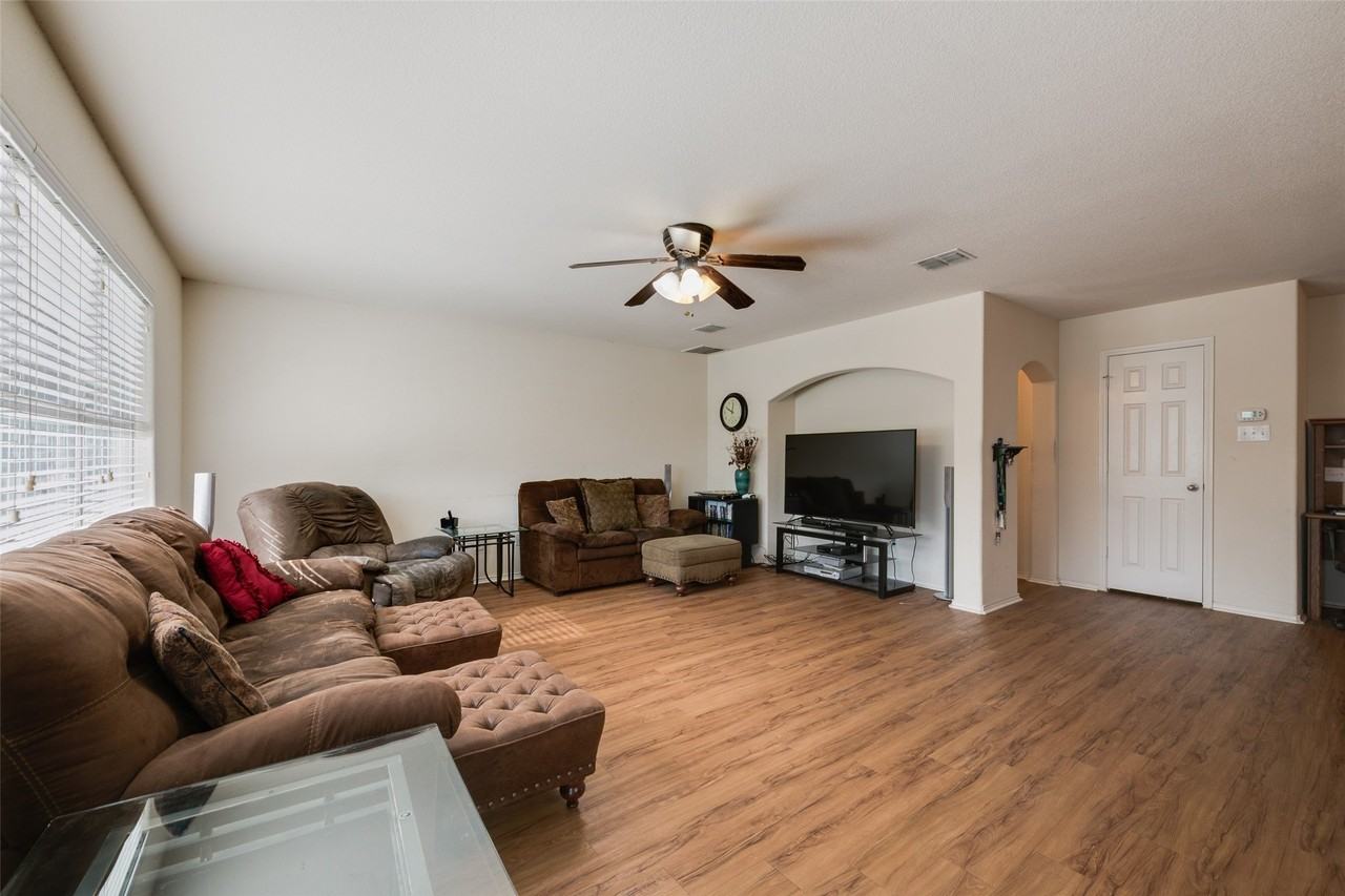 7408 Lazy Spur Blvd - Photo 3 of 16
