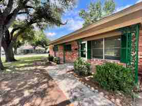 606 N Overlook Dr - Photo 1 of 1