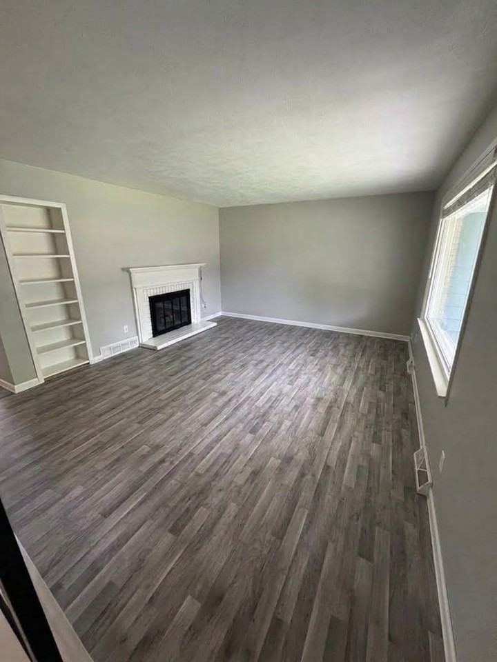2514 Texel Dr - Photo 2 of 14