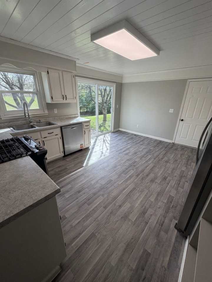 2514 Texel Dr - Photo 4 of 14