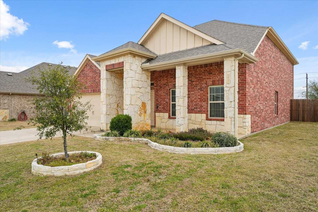 516 Clearlake Dr - Photo 3 of 29
