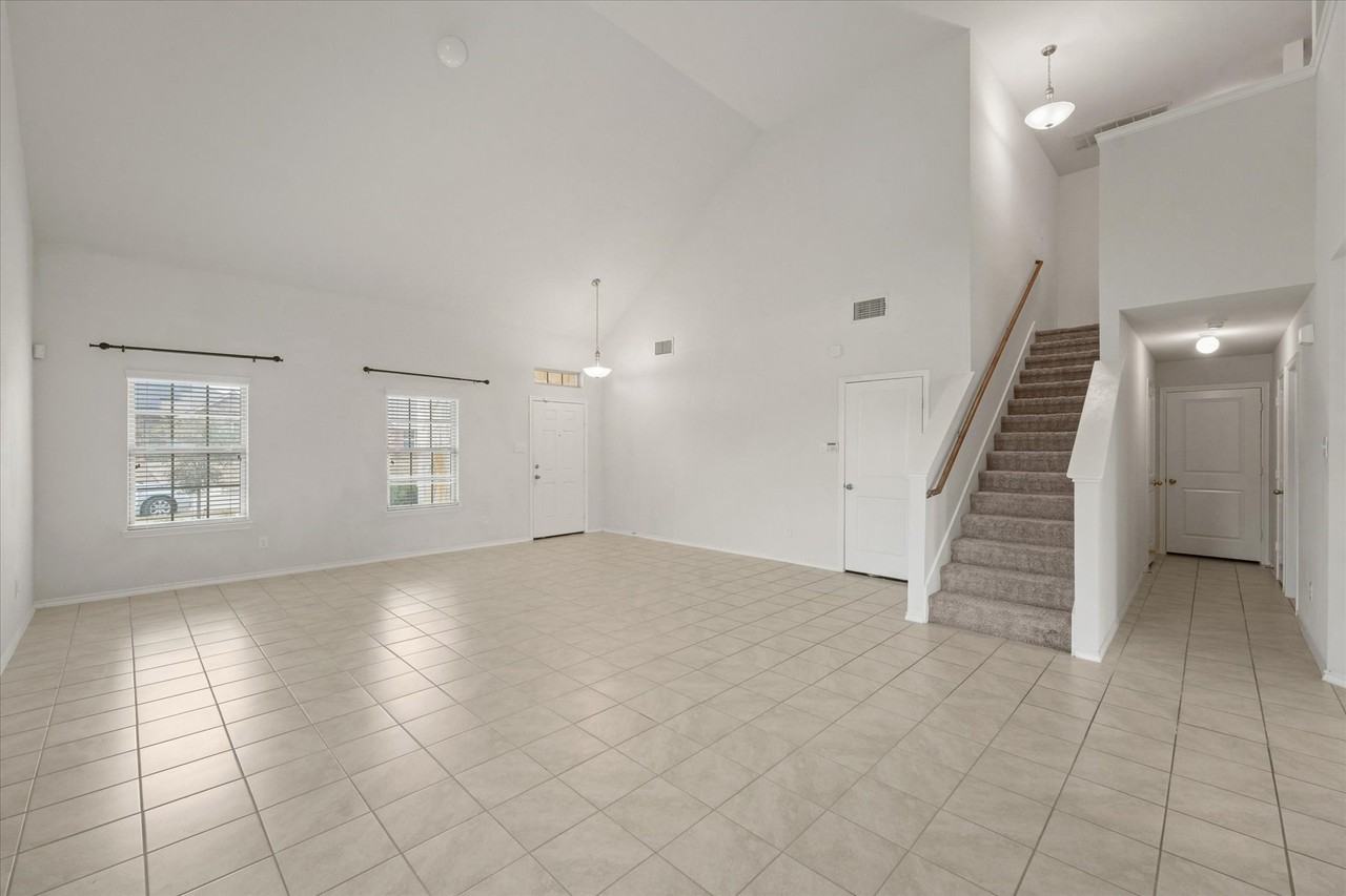 516 Clearlake Dr - Photo 7 of 29