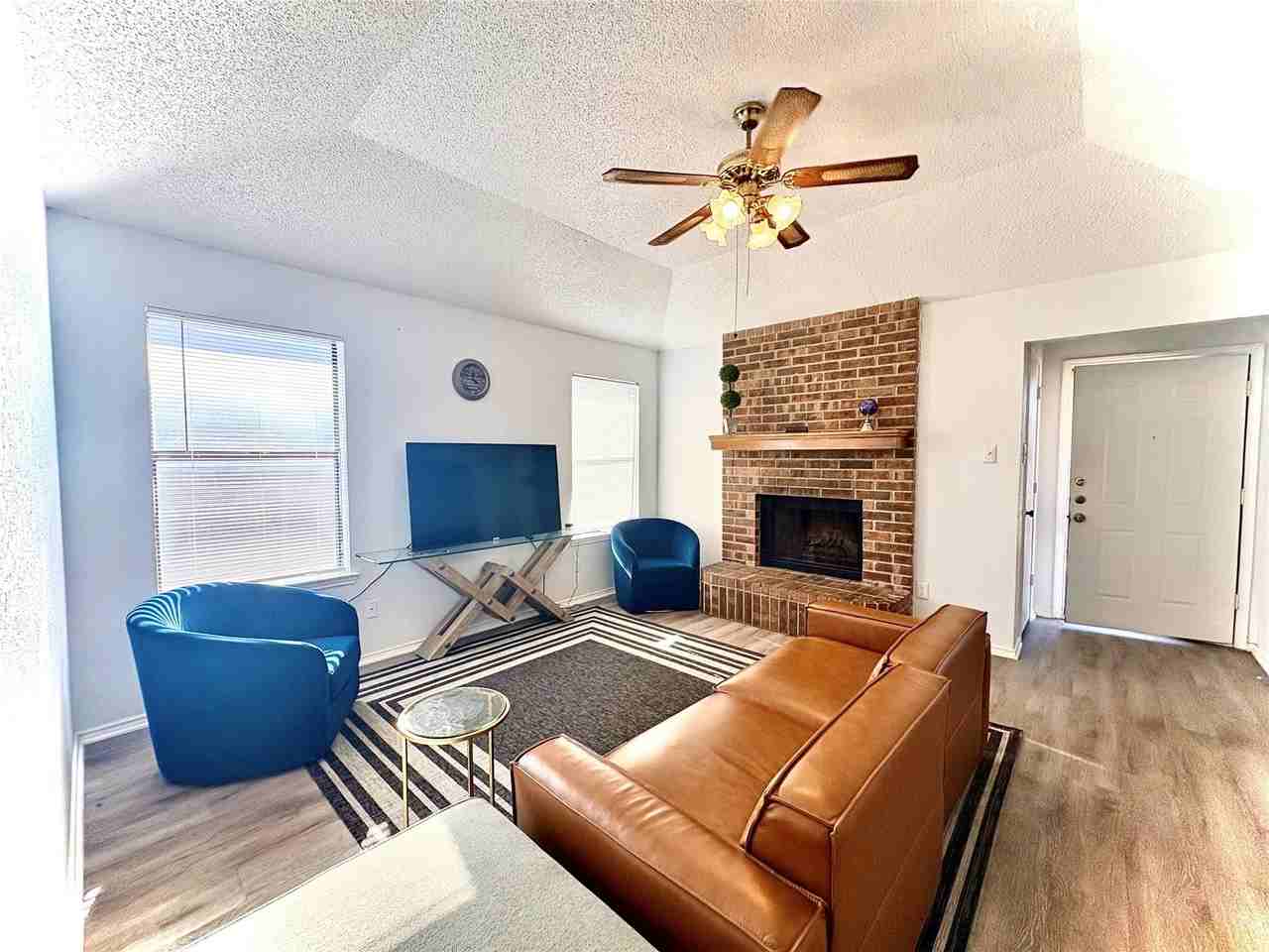 1920 San Rafael St - Photo 4 of 23