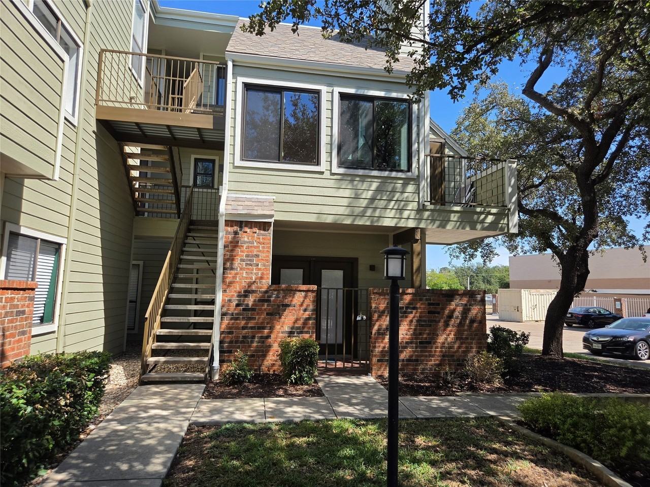 3117 Sondra Dr #103