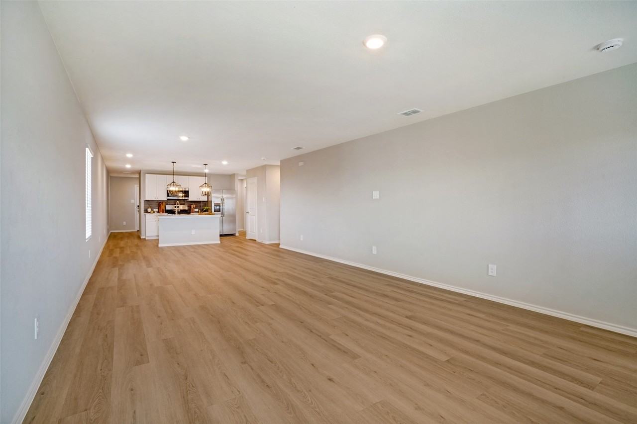 5509 Flannel Ln - Photo 5 of 35