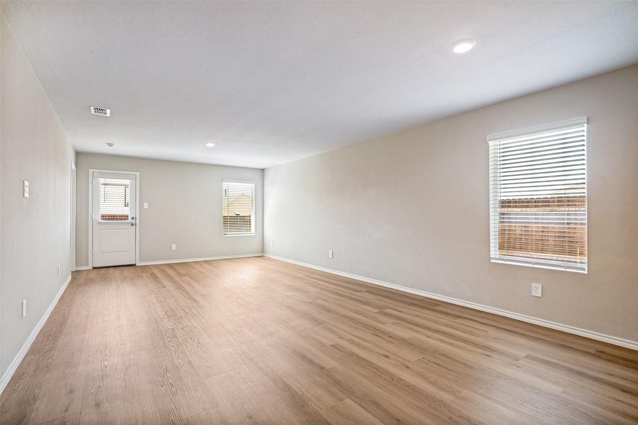 5509 Flannel Ln - Photo 7 of 35