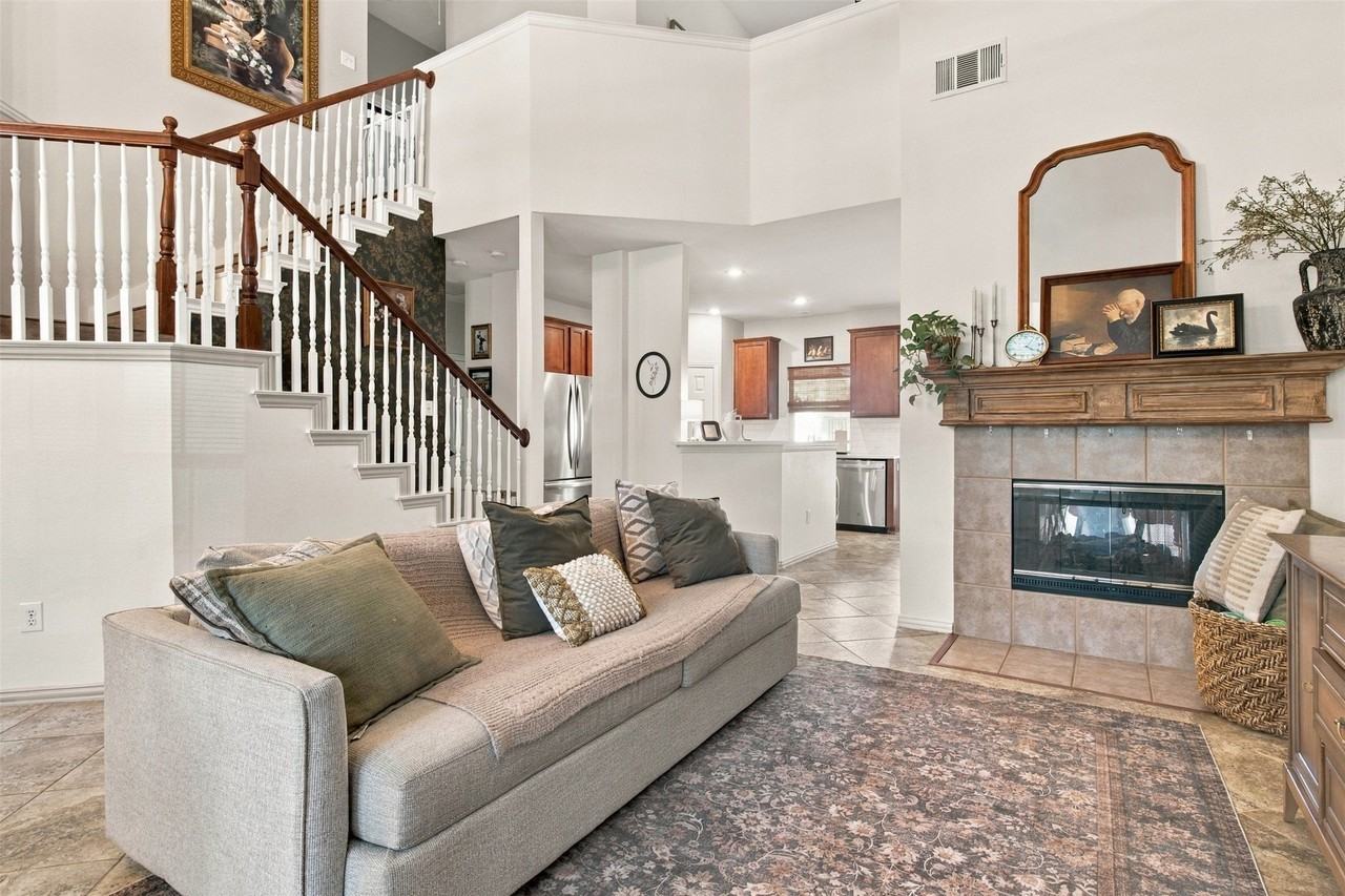 8414 Romanway Dr