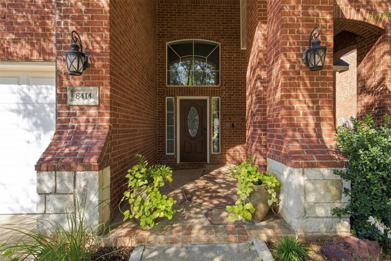 8414 Romanway Dr - Photo 6 of 24