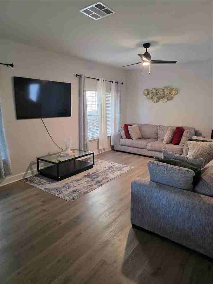 1004 Princeton Hts - Photo 4 of 18