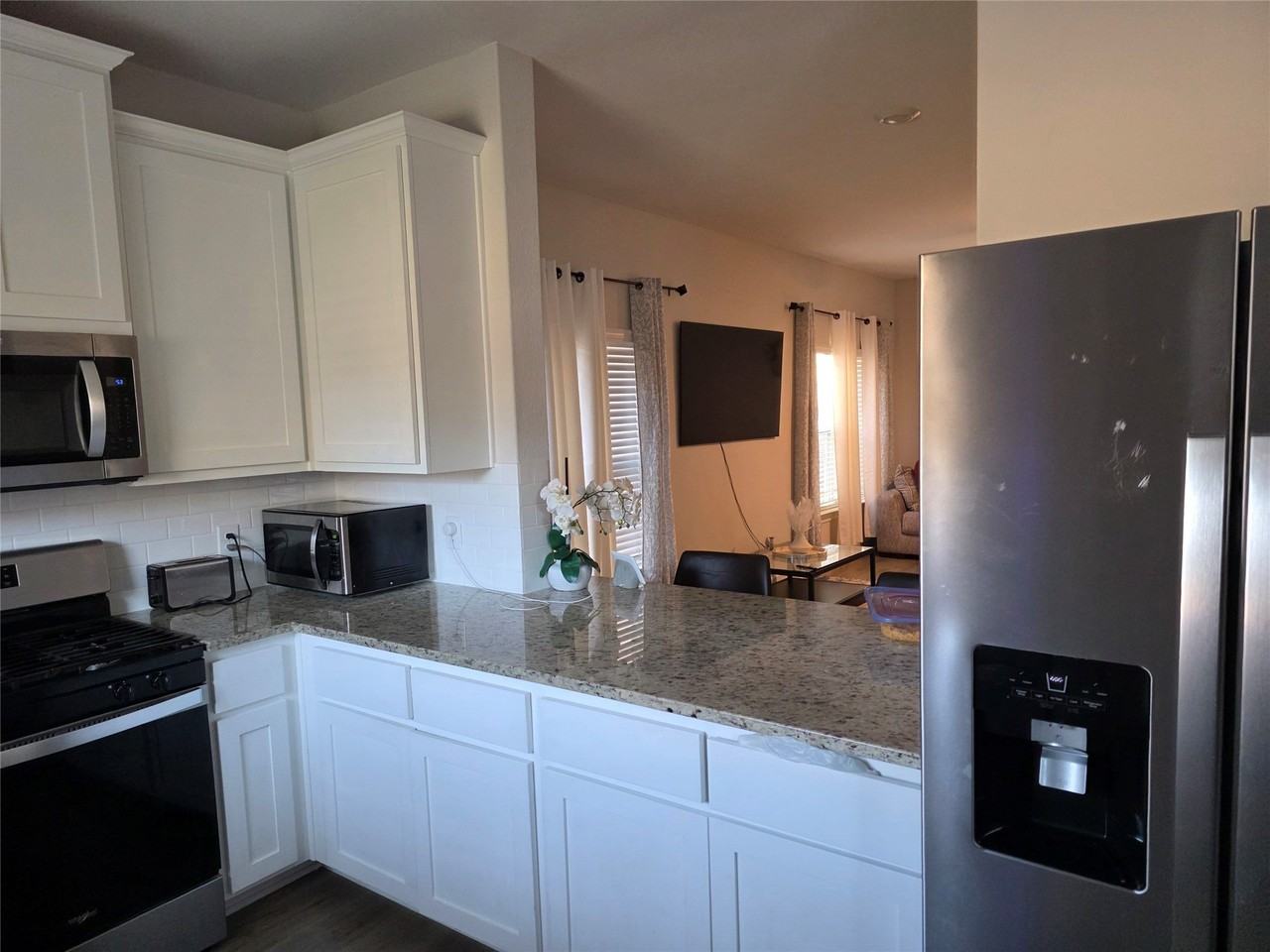 1004 Princeton Hts - Photo 5 of 18