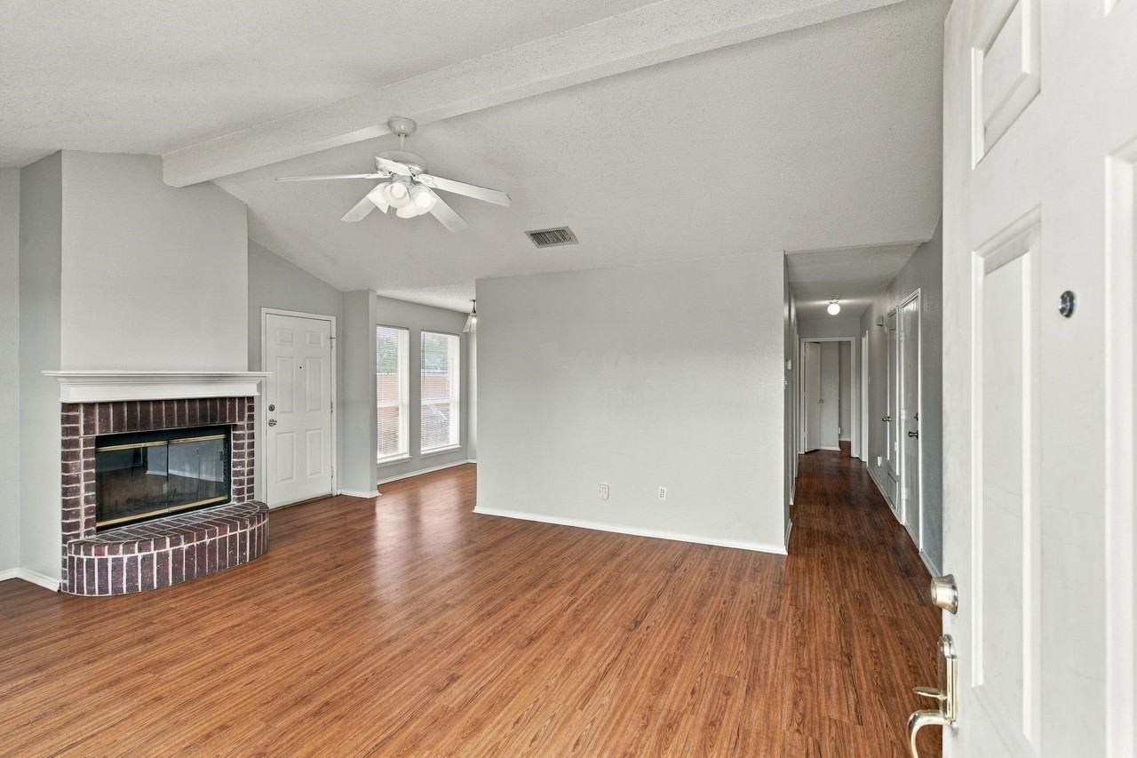 6433 Riverwater Trl - Photo 4 of 28