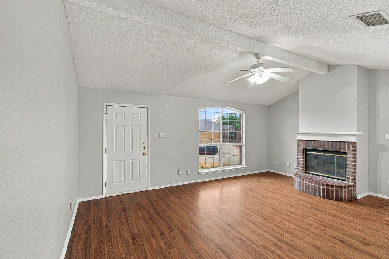 6433 Riverwater Trl - Photo 5 of 28