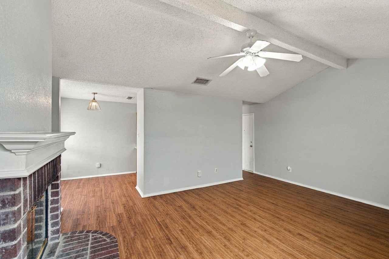 6433 Riverwater Trl - Photo 7 of 28