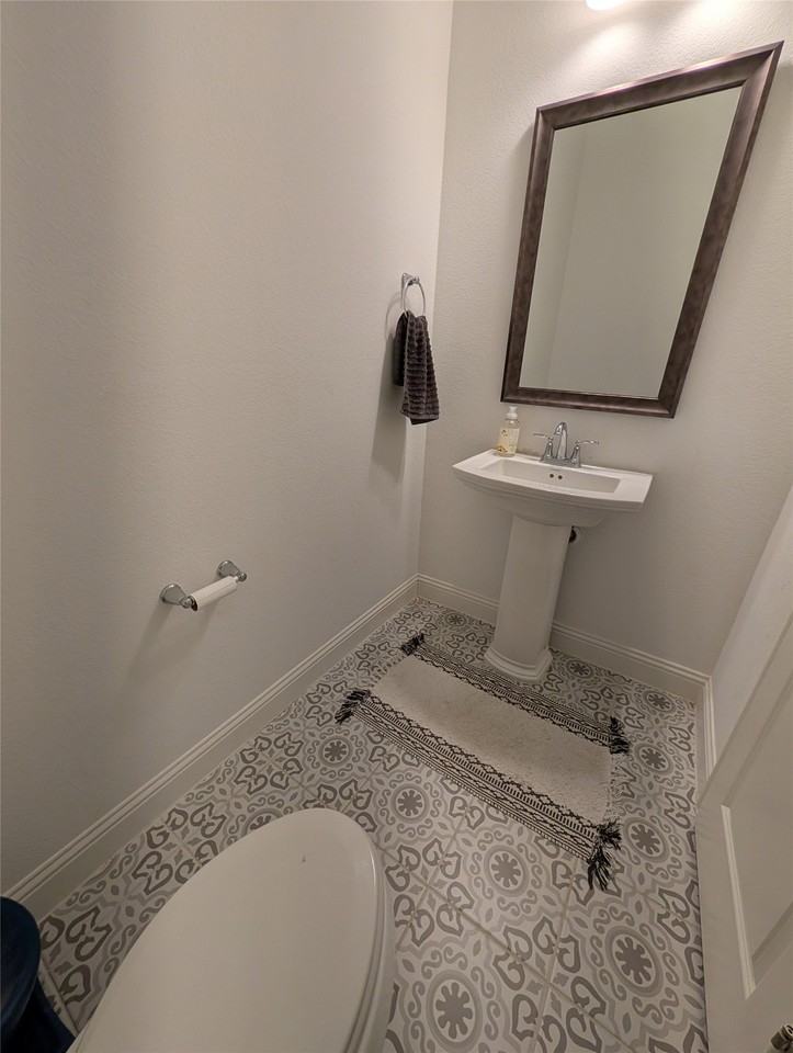 425 Sunnyridge Ln - Photo 3 of 19