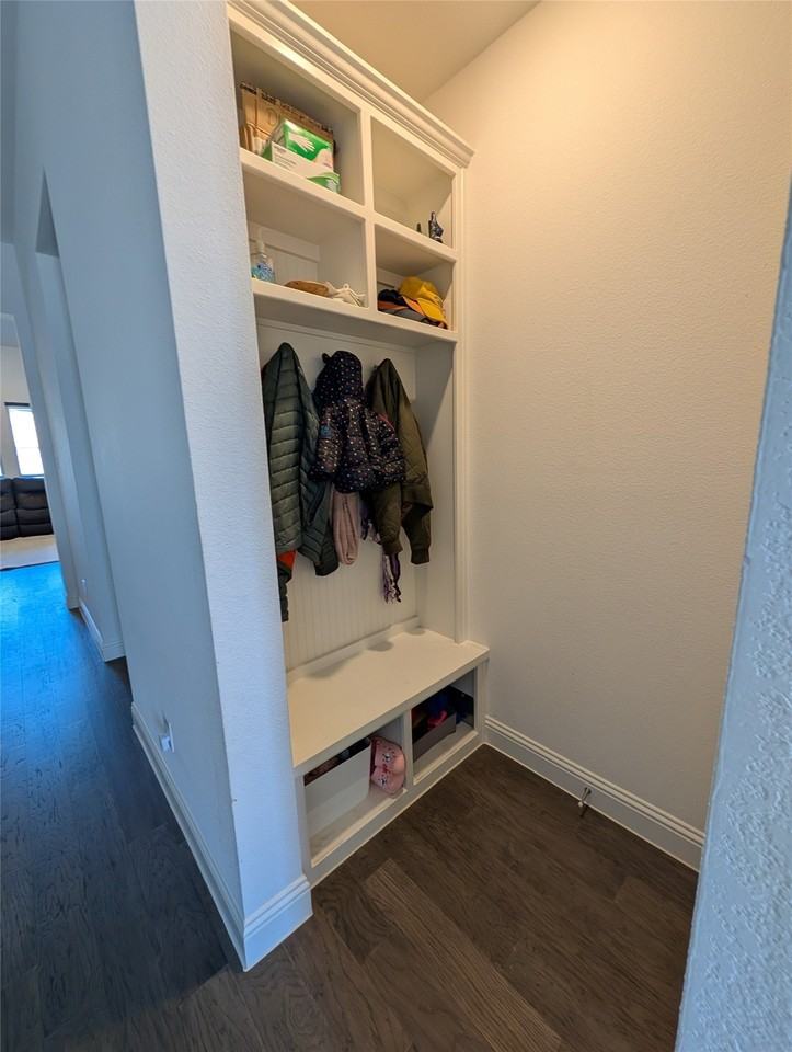 425 Sunnyridge Ln - Photo 6 of 19