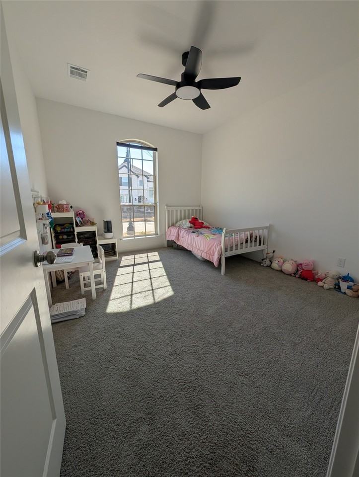 425 Sunnyridge Ln - Photo 7 of 19