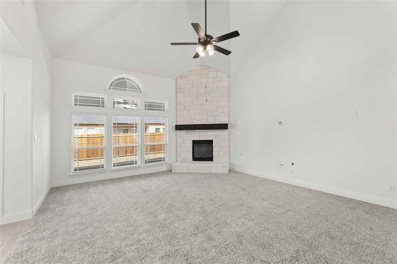 3104 Lakeshore Dr - Photo 5 of 33