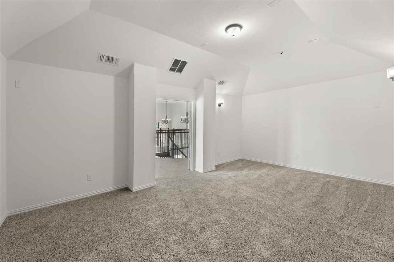 3104 Lakeshore Dr - Photo 6 of 33