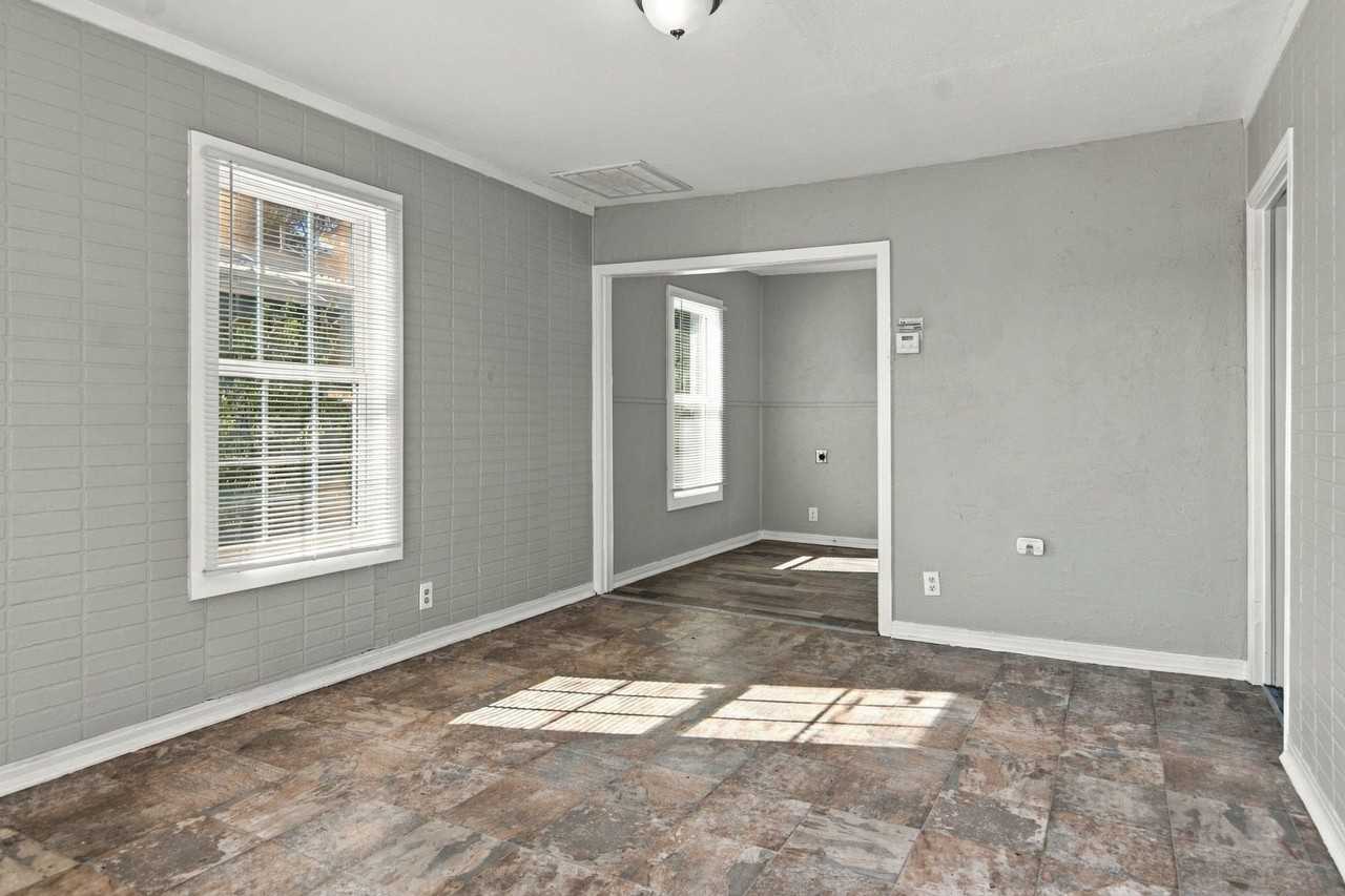 5408 Como Dr - Photo 6 of 15