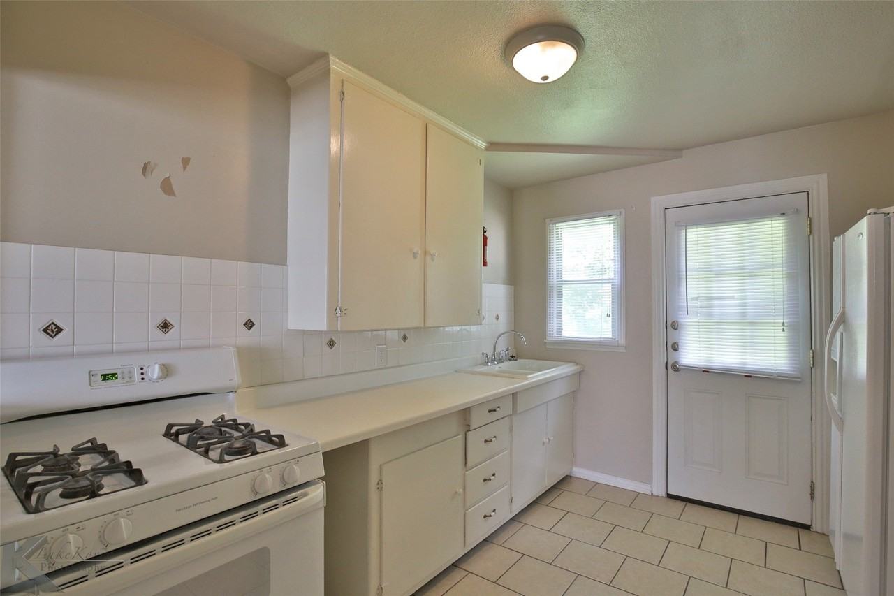 2310 Meander St - Photo 3 of 21