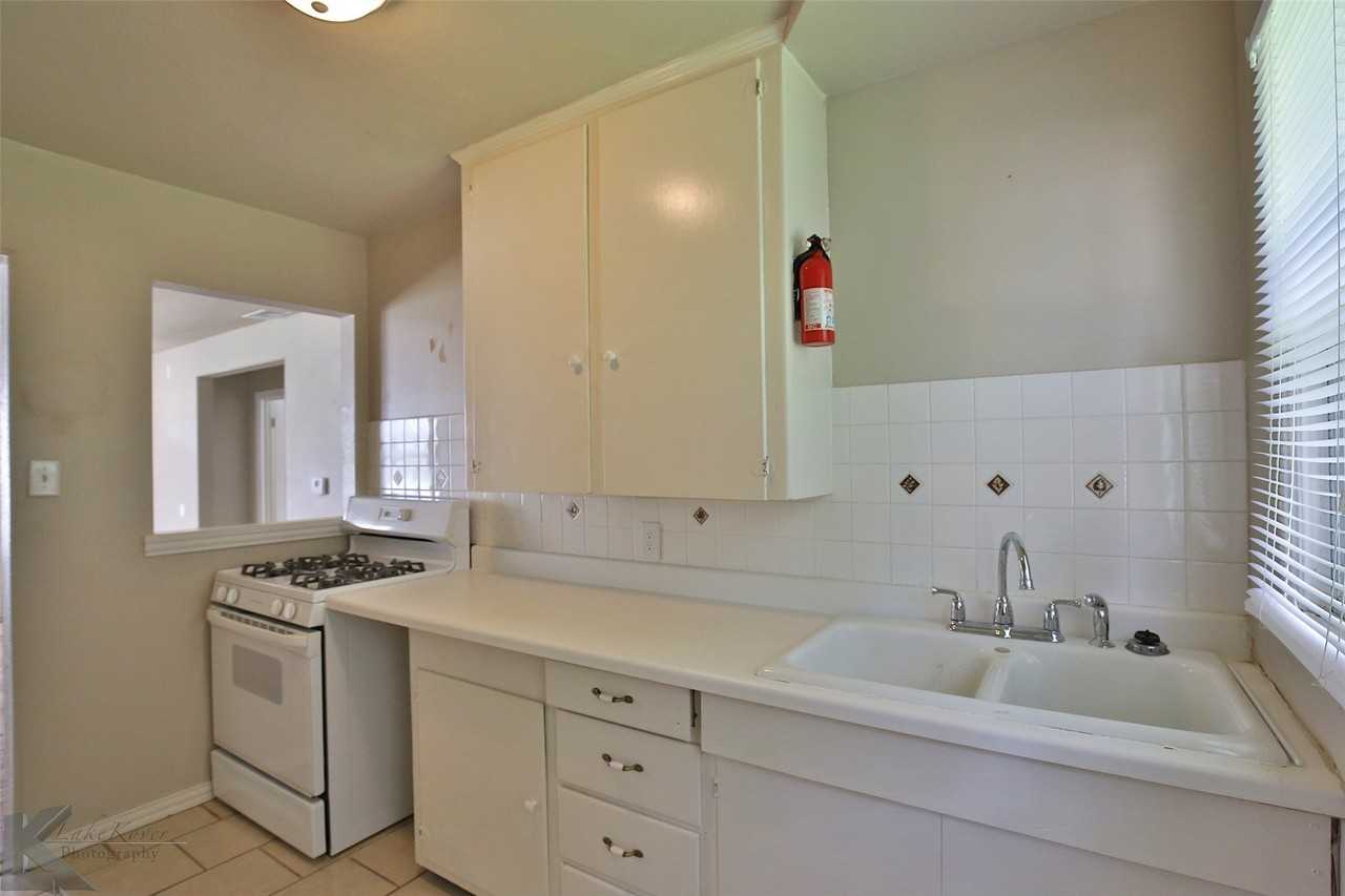 2310 Meander St - Photo 4 of 21