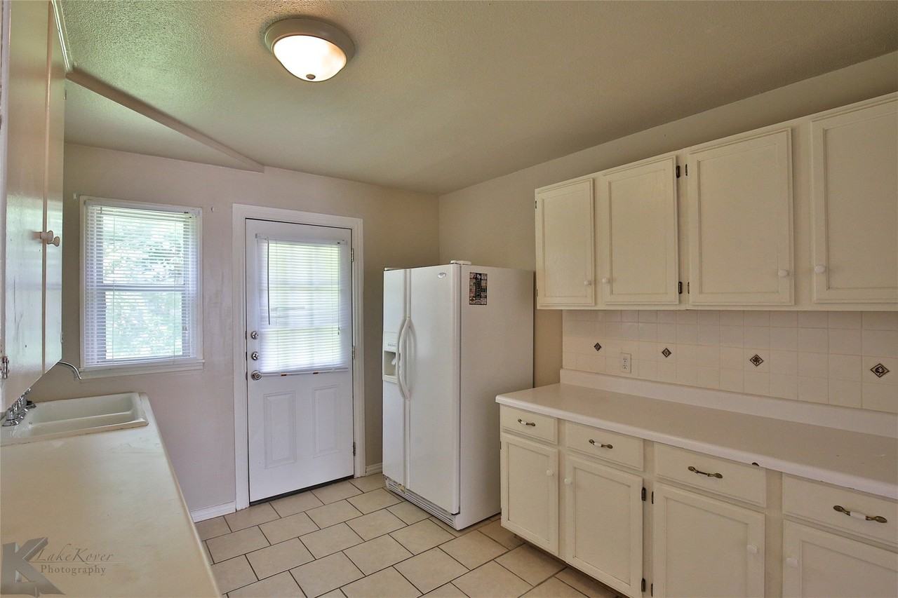 2310 Meander St - Photo 5 of 21