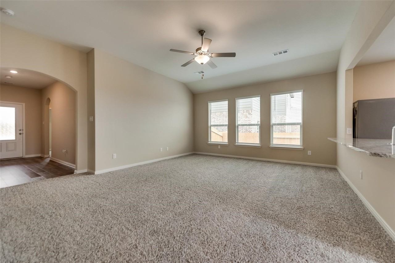 291 Wandering Stream Way - Photo 4 of 22