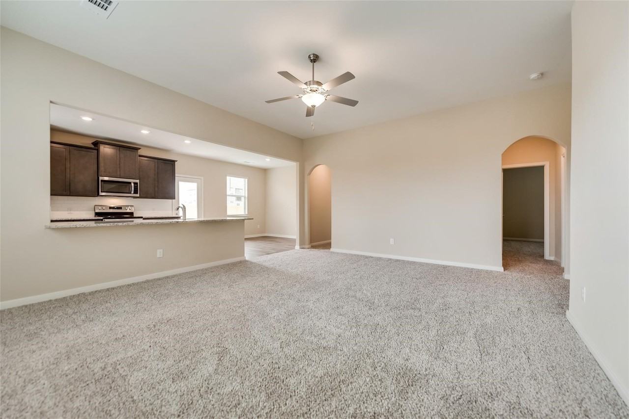 291 Wandering Stream Way - Photo 5 of 22