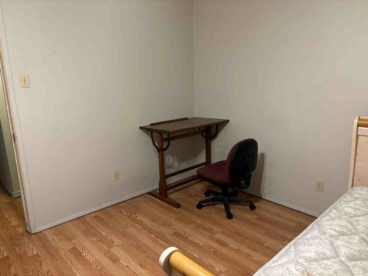 1004 Middle Cove Dr - Photo 2 of 6