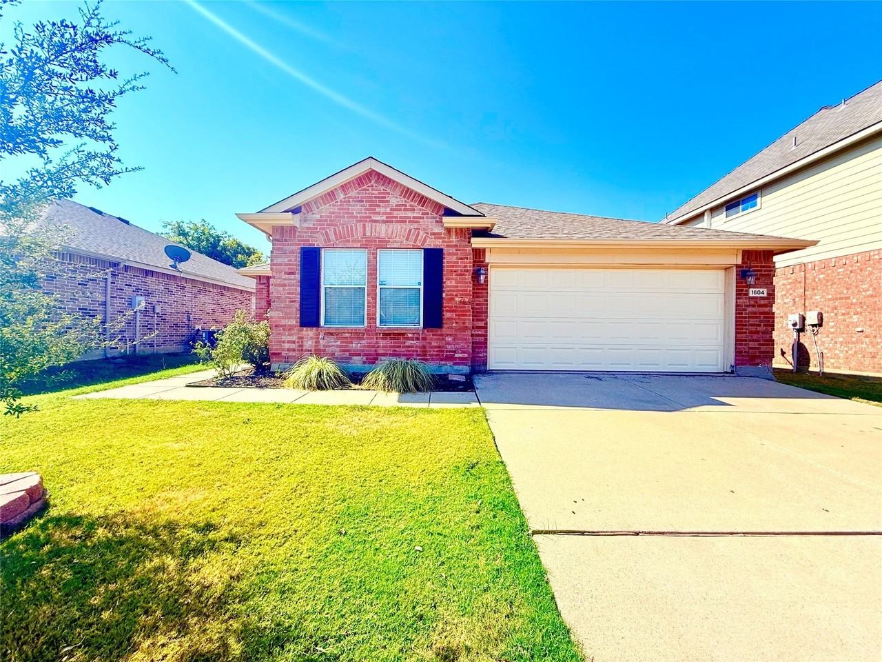 1604 Quail Springs Cir - Photo 2 of 16