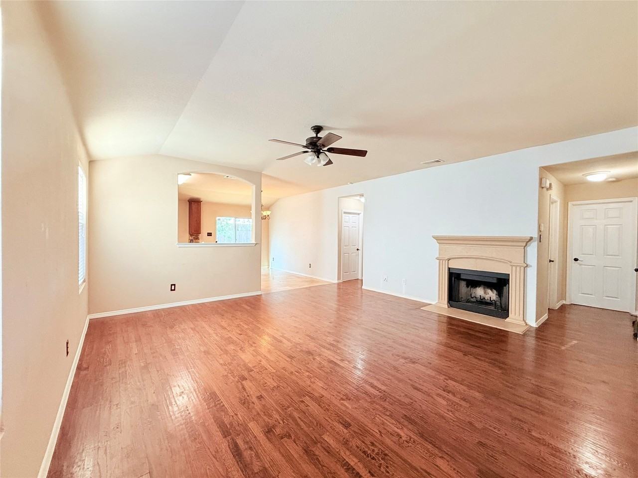 1604 Quail Springs Cir - Photo 4 of 16