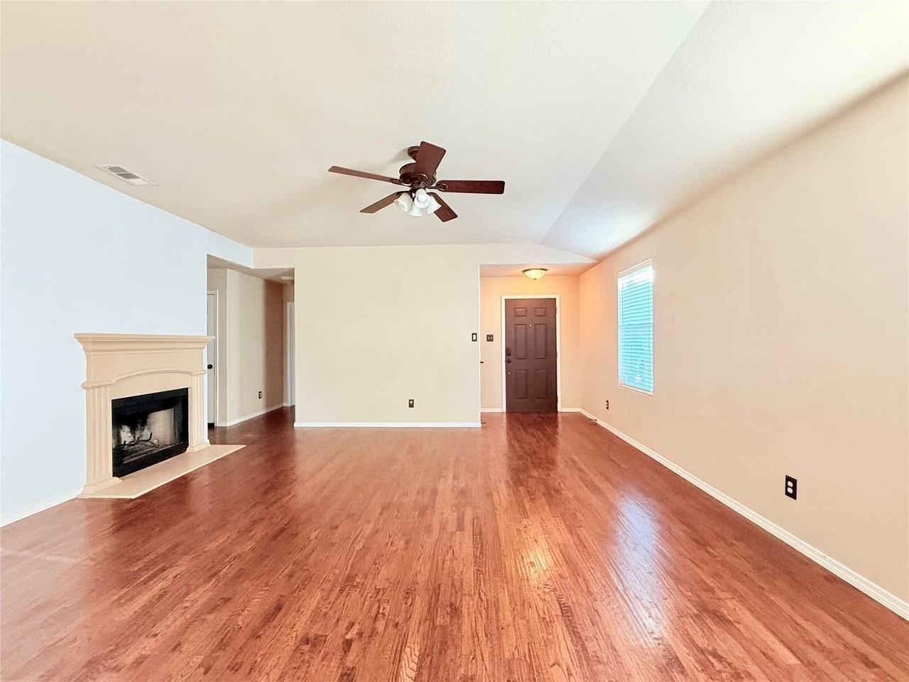 1604 Quail Springs Cir - Photo 5 of 16