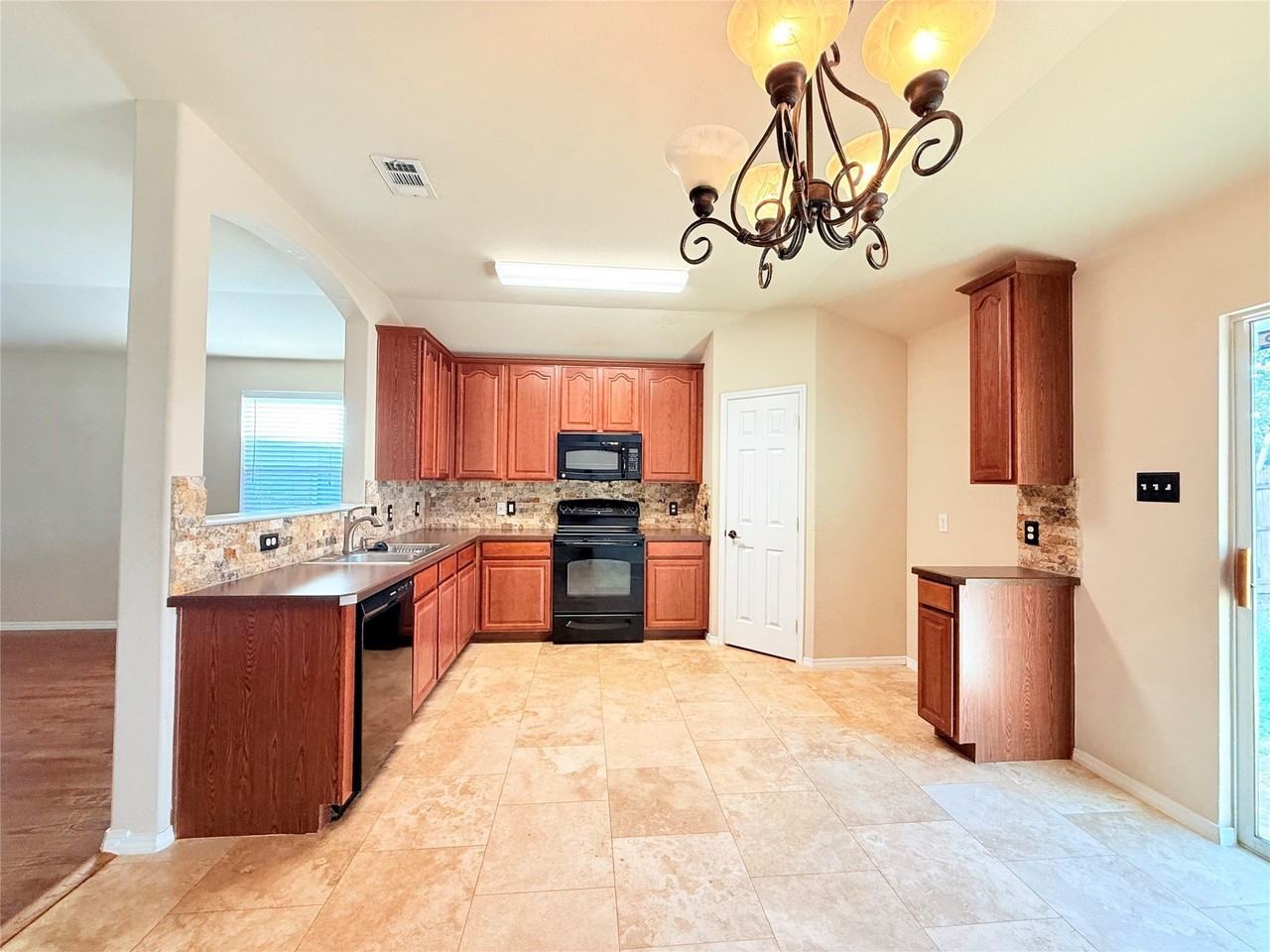 1604 Quail Springs Cir - Photo 6 of 16