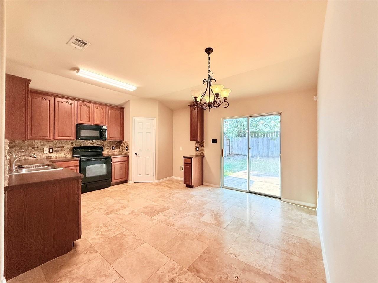 1604 Quail Springs Cir - Photo 7 of 16